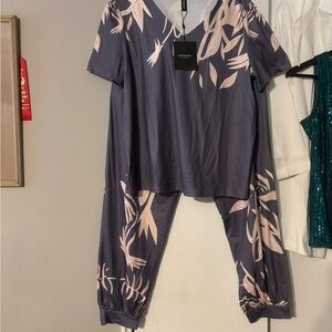 Amelia James Women's Navy & Blush Cropped Jumpsuit